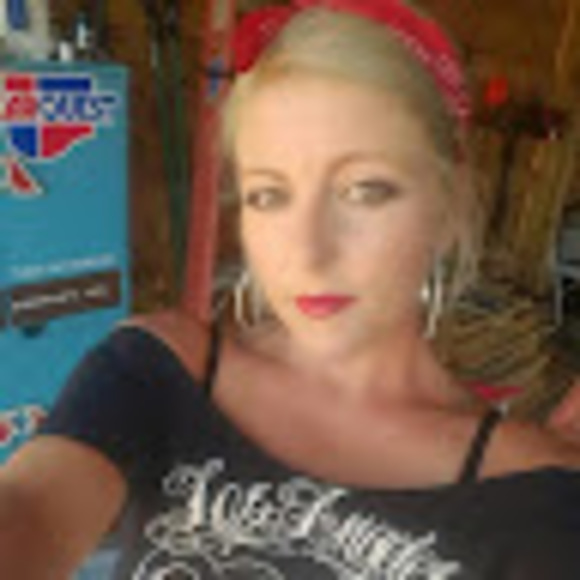 Meet your Posher, Amber - Picture 1 of 1